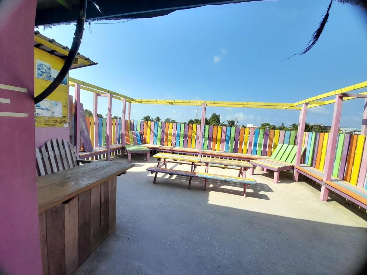 Travellers Palm Backpackers Hostel Caye Caulker Exterior foto