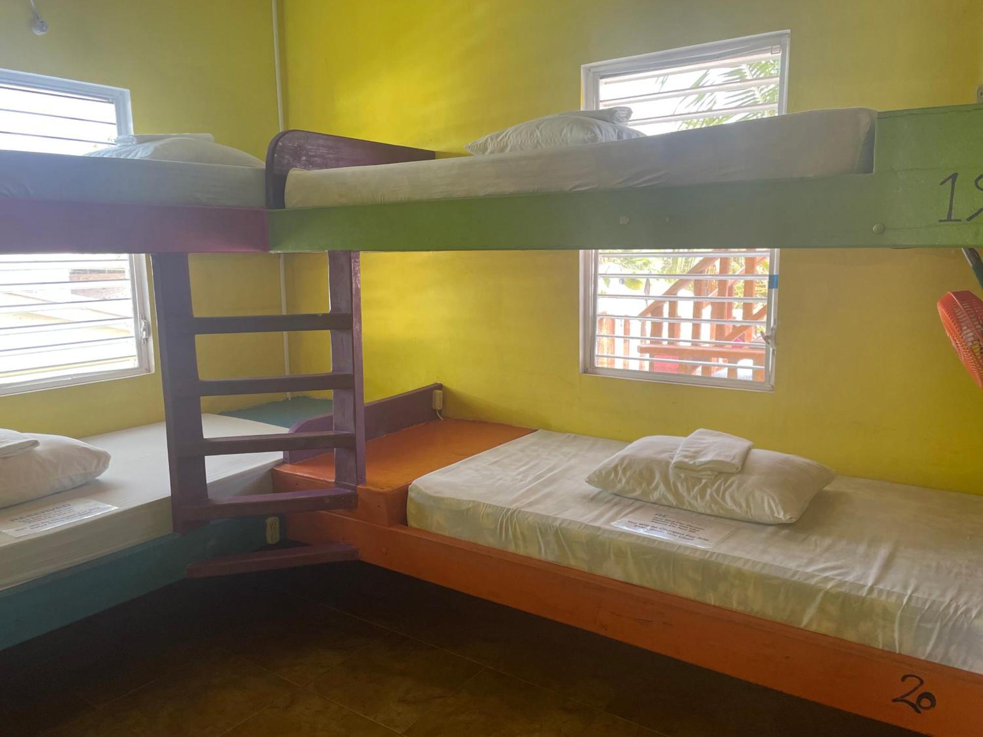 Travellers Palm Backpackers Hostel Caye Caulker Exterior foto