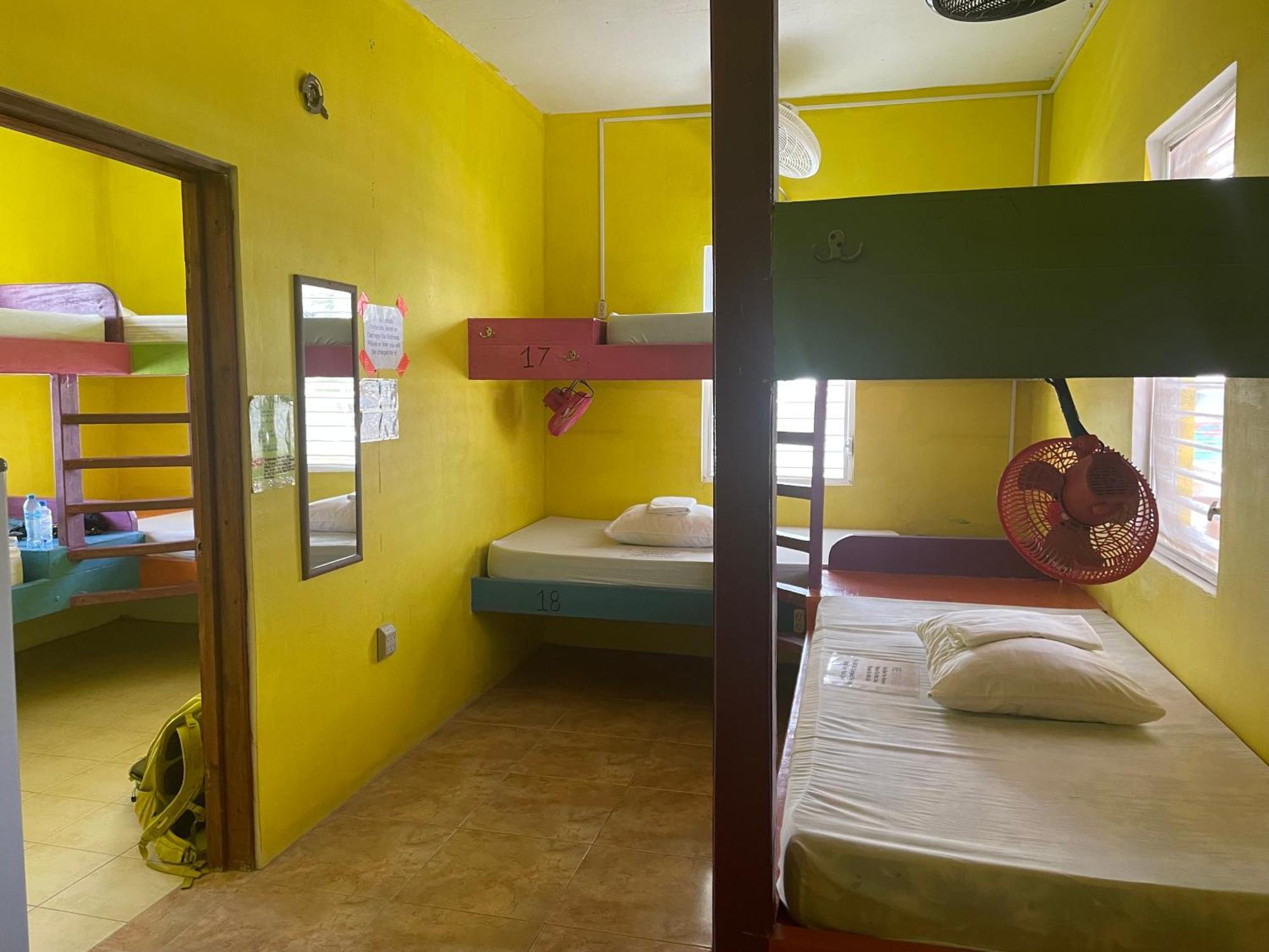 Travellers Palm Backpackers Hostel Caye Caulker Exterior foto